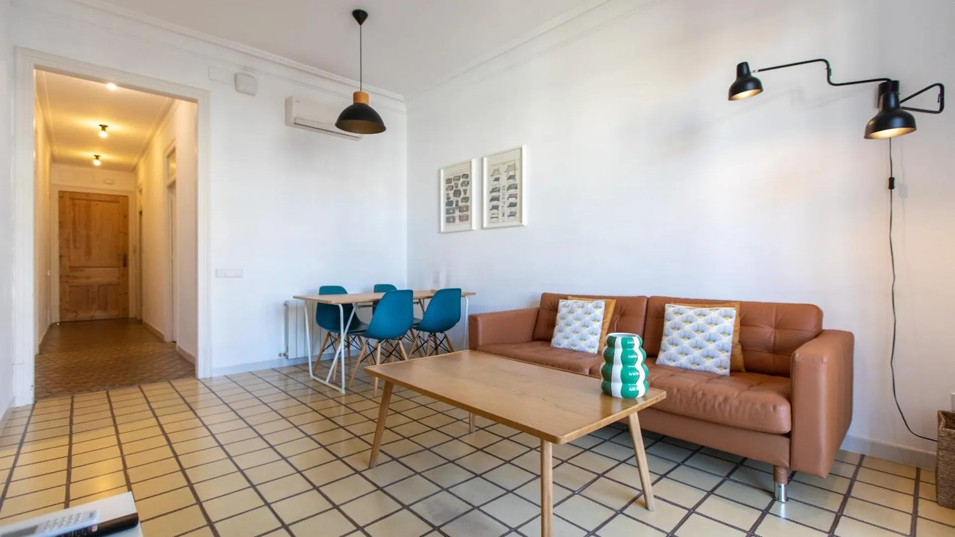 Eg42B - Modernista Apartamento En El Centro De Barcelona 0*,