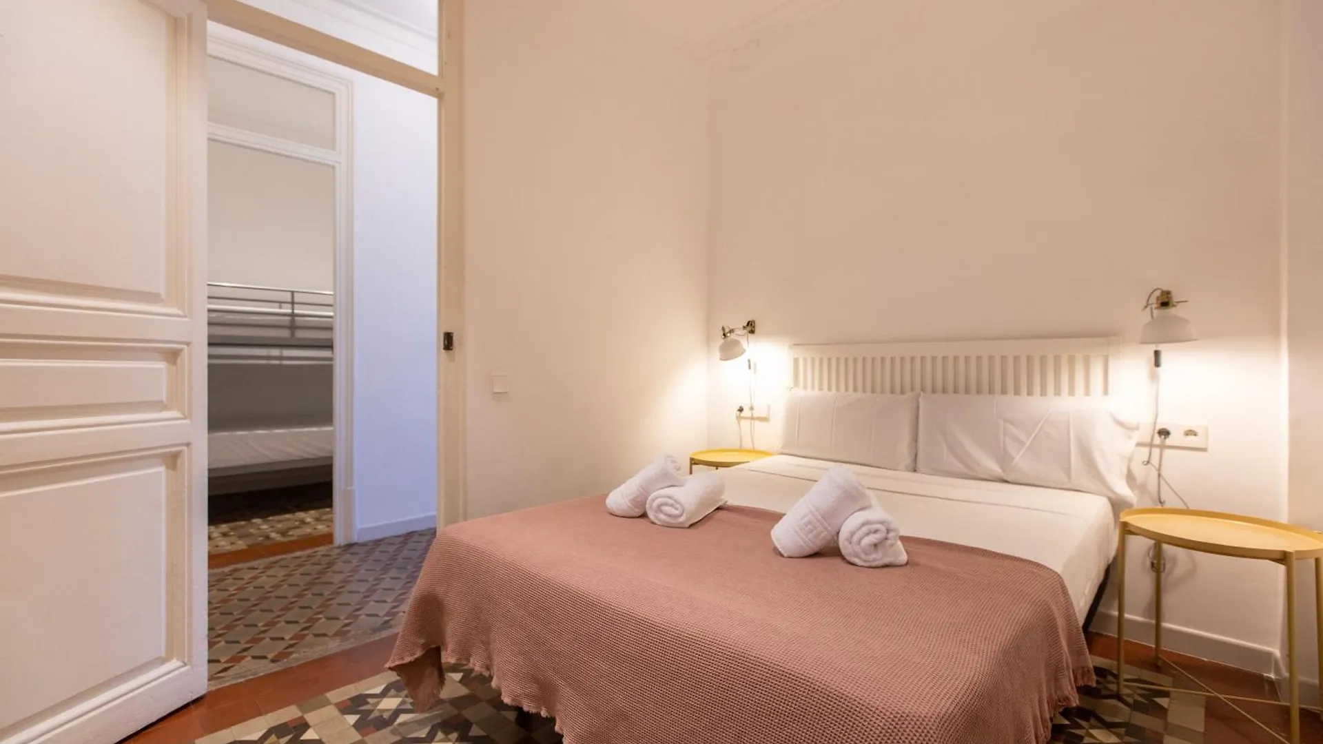Eg42B - Modernista Apartamento En El Centro De Barcelona Apartmán