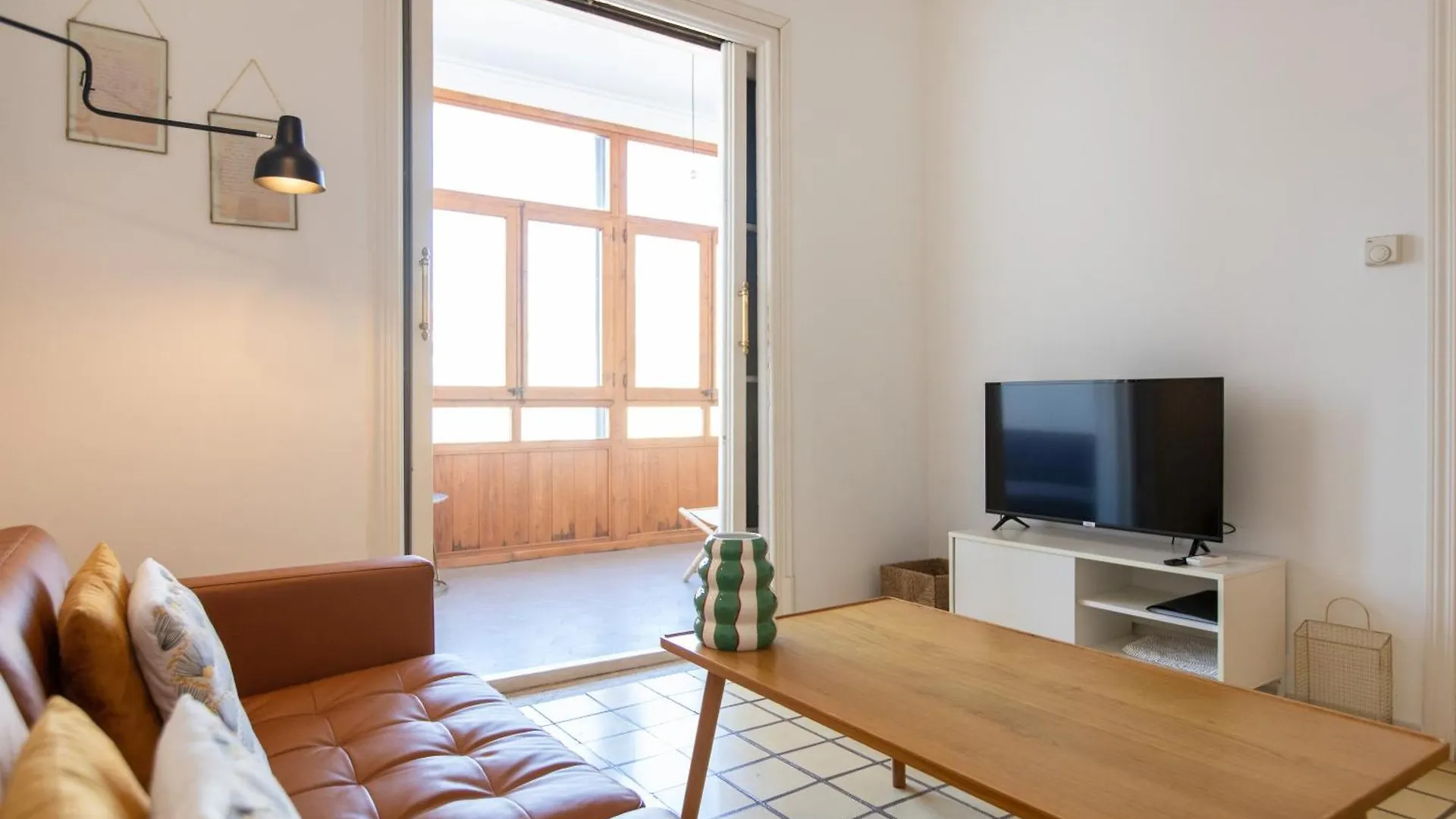 Eg42B - Modernista Apartamento En El Centro De Barcelona 0*,  Španělsko