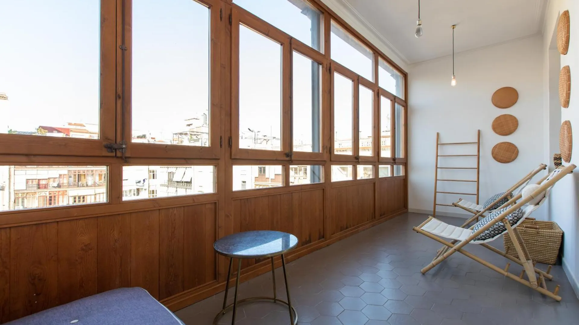 Eg42B - Modernista Apartamento En El Centro De Barcelona 0*,